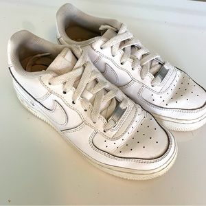 white nike air force 1